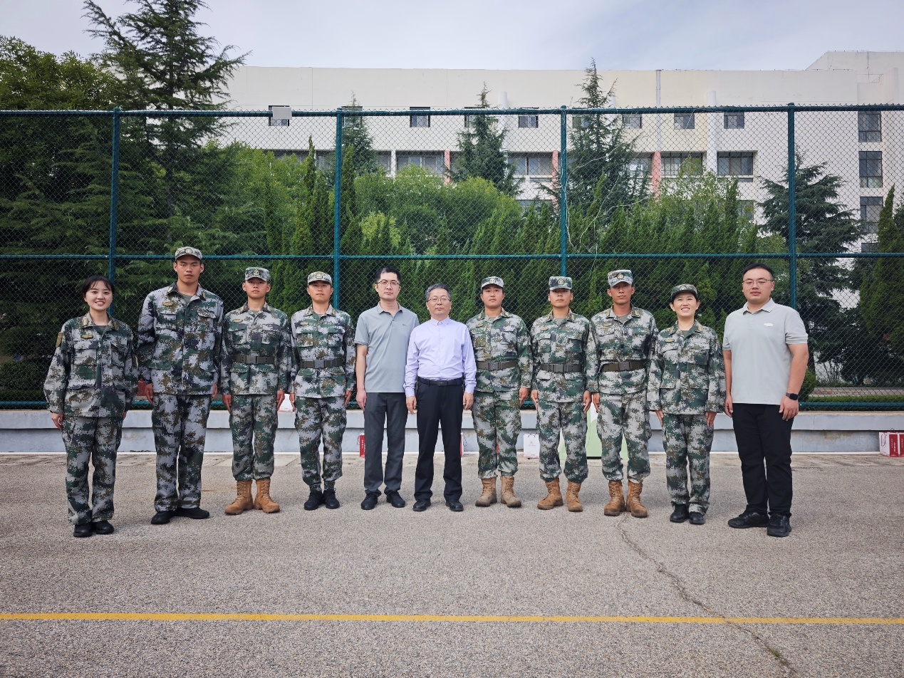 leyu乐鱼手机官网军训慰问活动