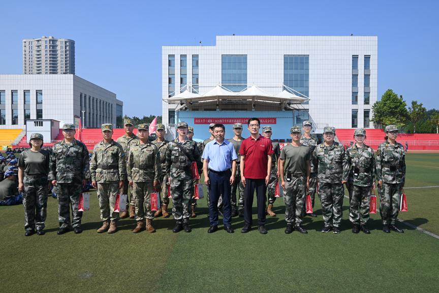 leyu乐鱼手机官网军训慰问活动